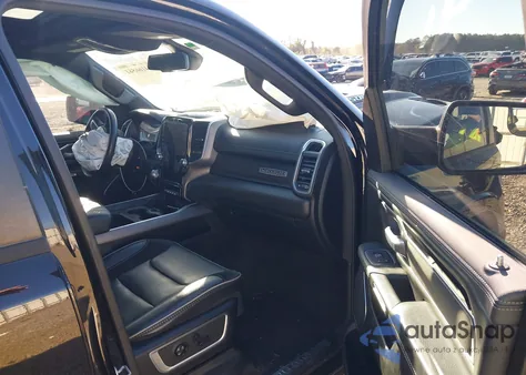 2020 Ram 1500 Laramie 4X4 5'7 Box z USA, uszkodzony, nr VIN 1C6SRFJT1LN389966